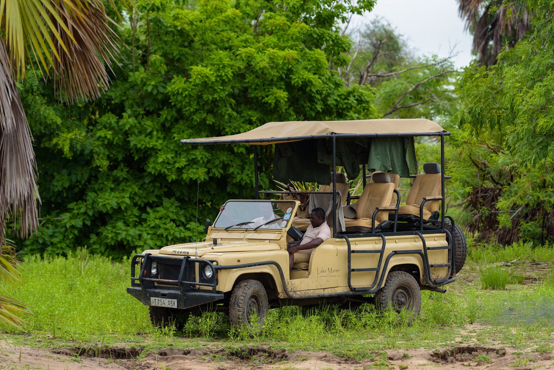 laura zanzibar safari